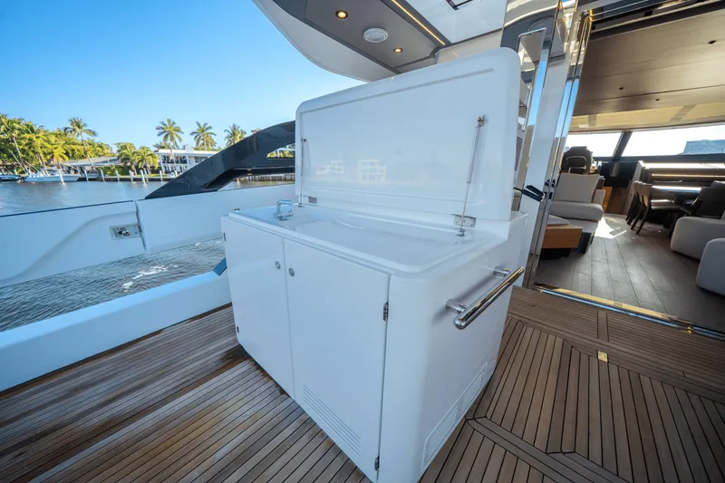 Slide: The Image of Azimut S8 2025 - 22