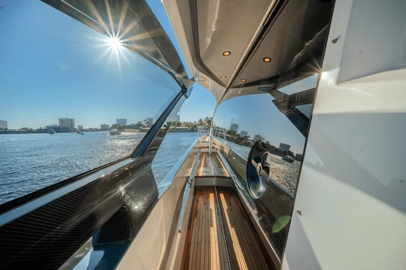 Slide: The Image of Azimut S8 2025 - 24