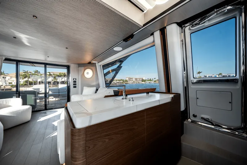 Slide: The Image of Azimut S8 2025 - 39