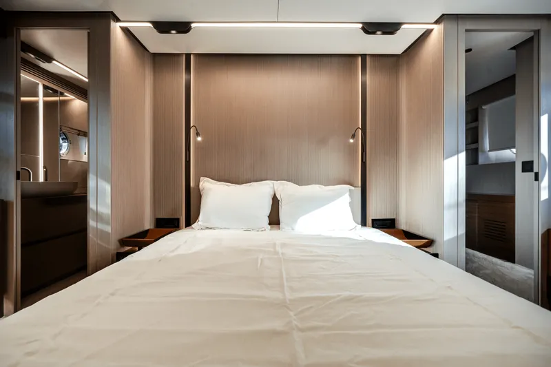 Slide: The Image of Azimut S8 2025 - 48