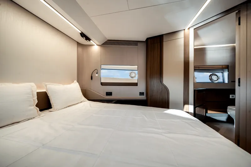 Slide: The Image of Azimut S8 2025 - 62