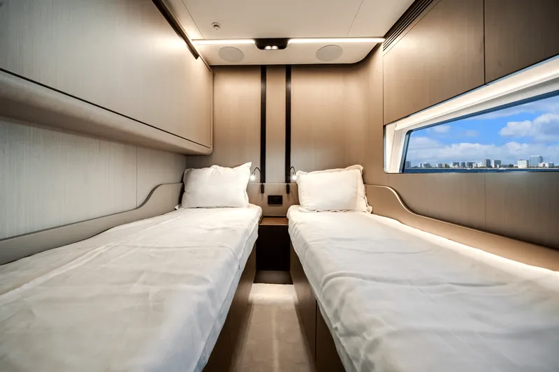 Slide: The Image of Azimut S8 2025 - 63