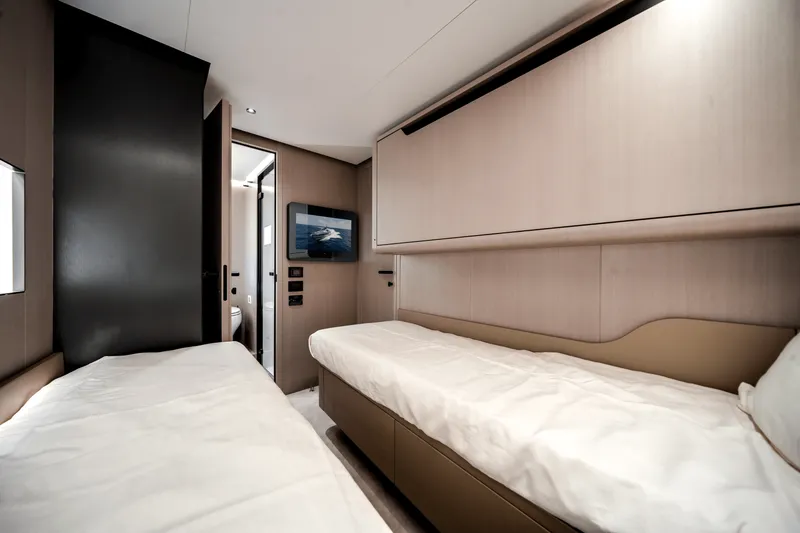 Slide: The Image of Azimut S8 2025 - 67