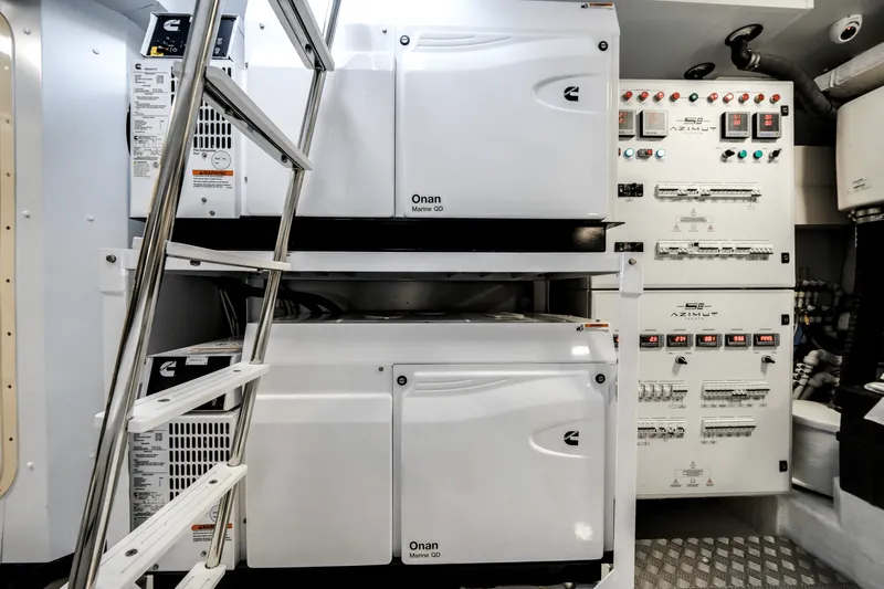 Slide: The Image of Azimut S8 2025 - 71