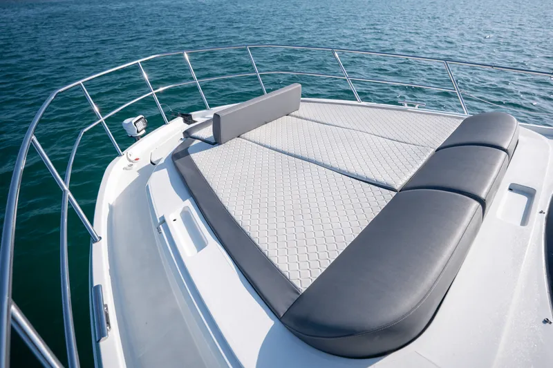 Slide: The Image of Galeon 410 HTC 2021 - 19