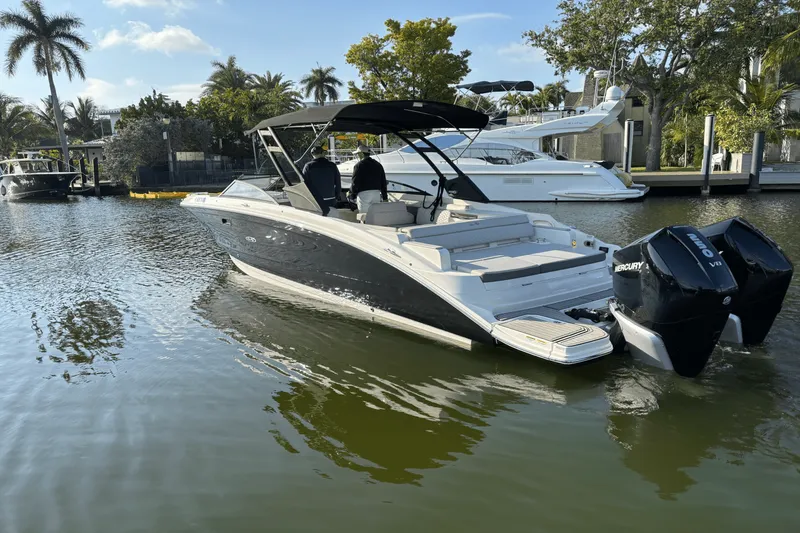 Slide: The Image of Sea Ray 290 SDX OB 2023 - 5
