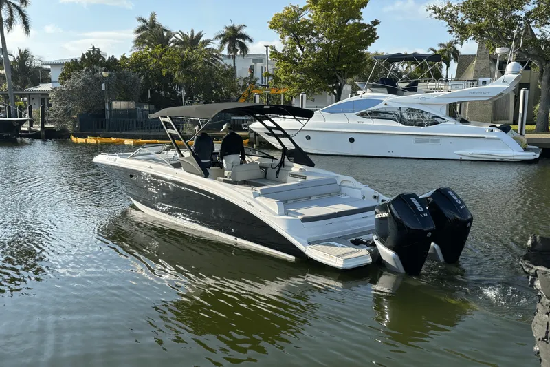 Slide: The Image of Sea Ray 290 SDX OB 2023 - 6
