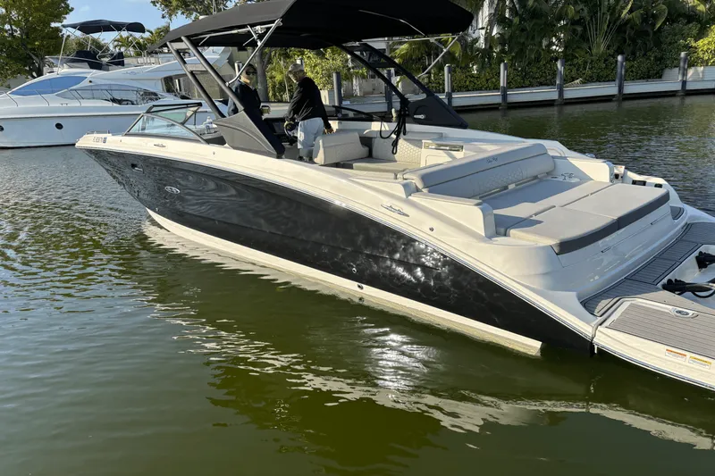 Slide: The Image of Sea Ray 290 SDX OB 2023 - 8