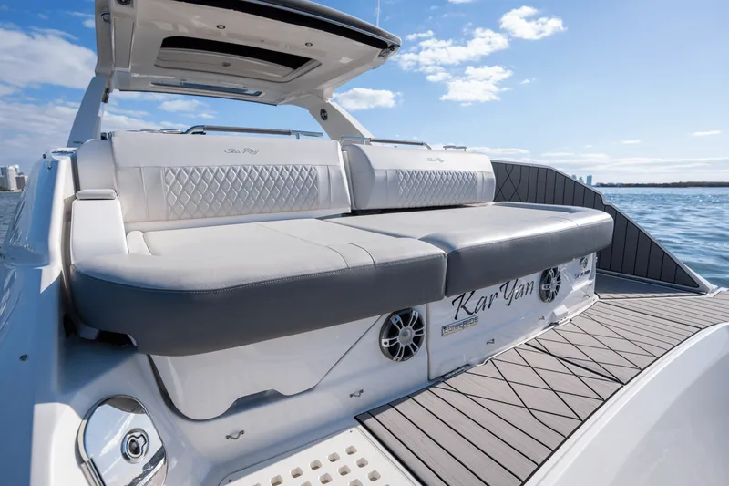 Slide: The Image of Sea Ray 400 SLX OB 2023 - 33