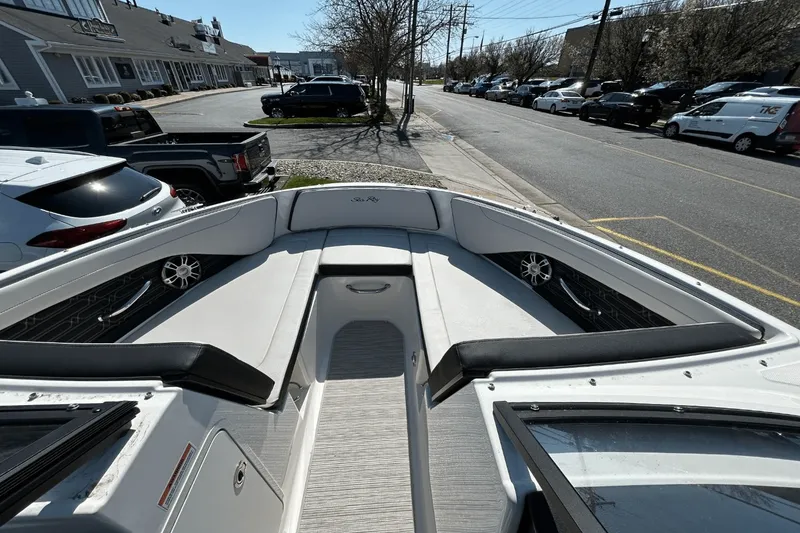 Slide: The Image of Sea Ray SPX 190 Outboard 2025 - 21