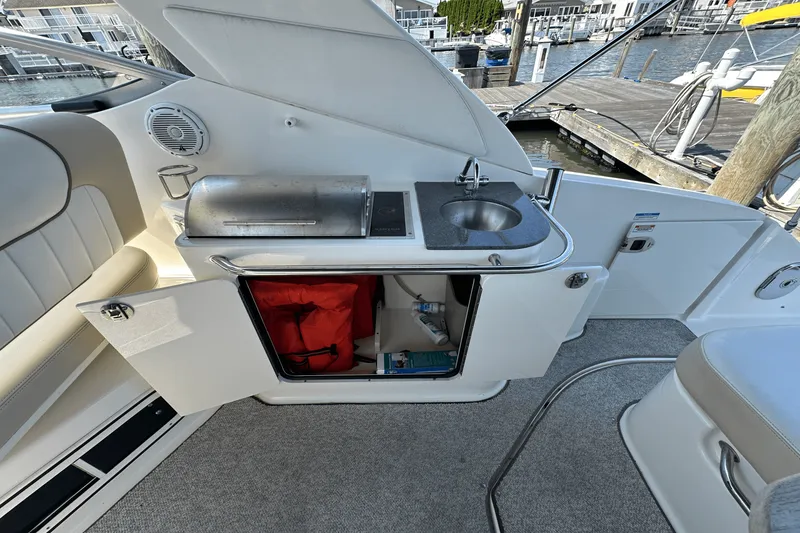 Slide: The Image of Sea Ray 280 SUNDANCER 2012 - 11