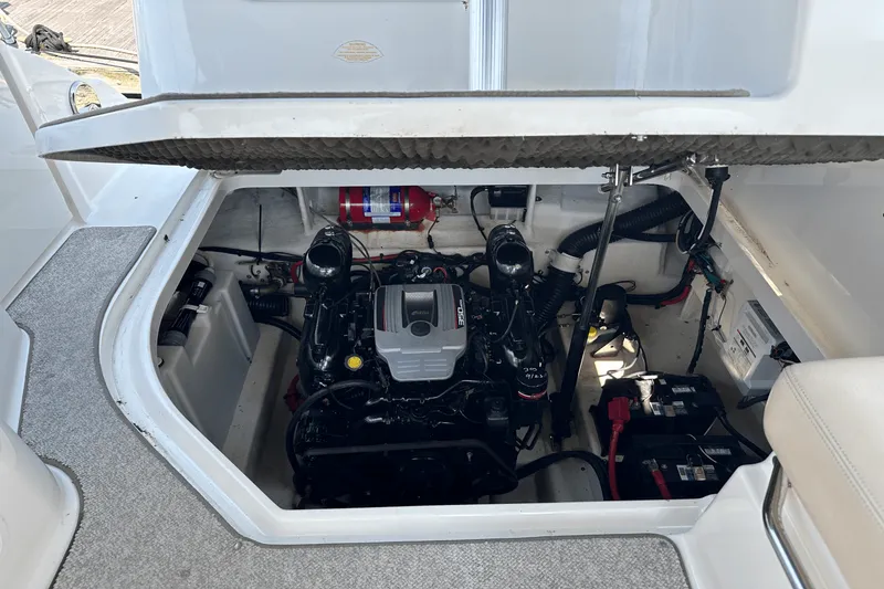 Slide: The Image of Sea Ray 280 SUNDANCER 2012 - 12