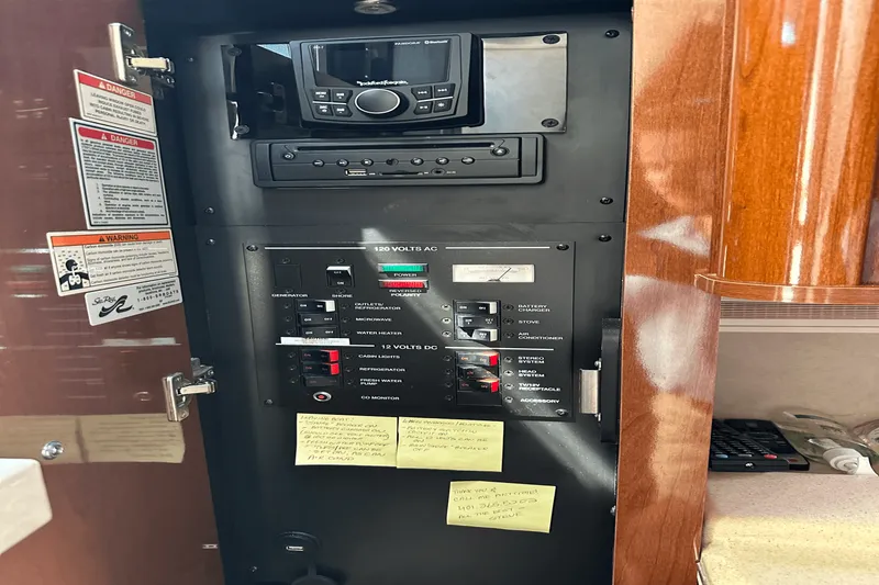 Slide: The Image of Sea Ray 280 SUNDANCER 2012 - 15