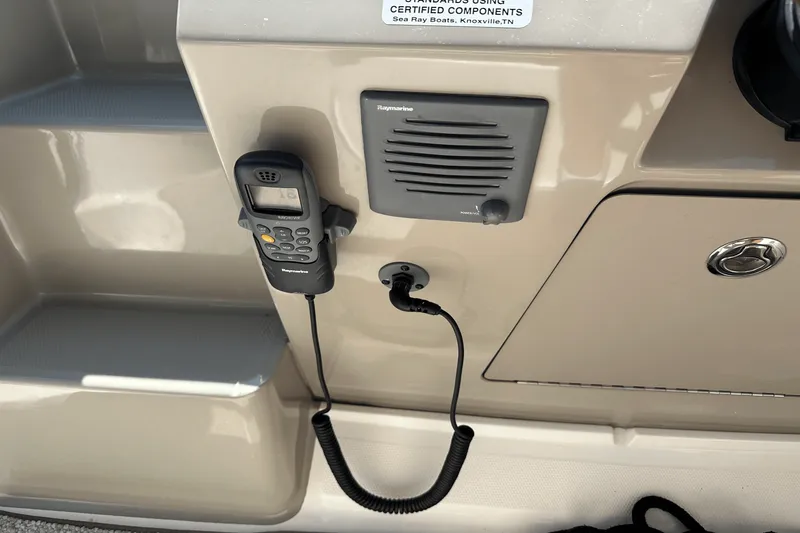 Slide: The Image of Sea Ray 280 SUNDANCER 2012 - 8