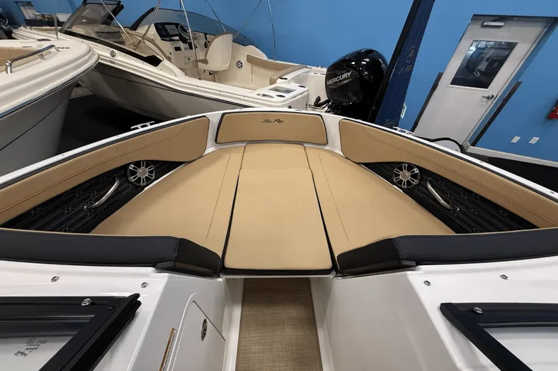 Slide: The Image of Sea Ray SPX 190 2025 - 24