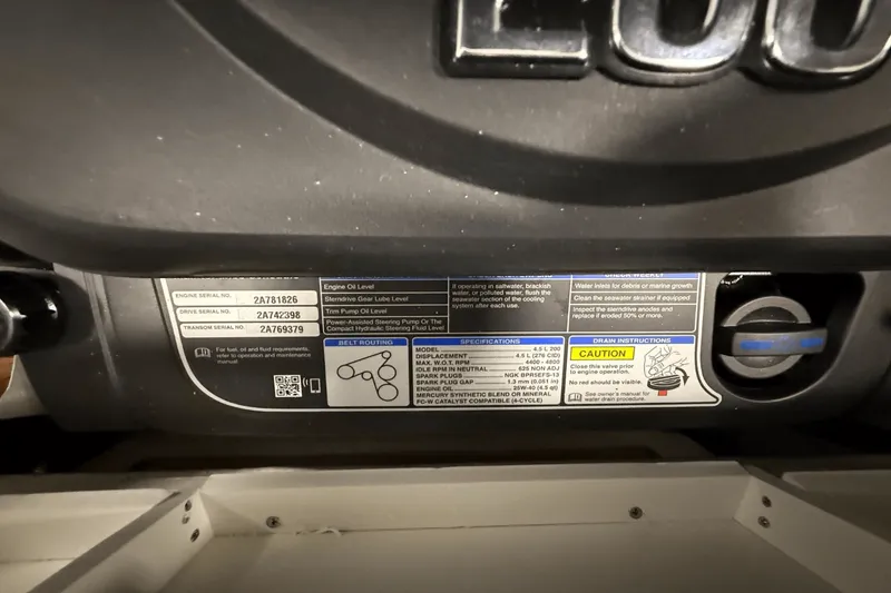 Slide: The Image of Sea Ray SPX 190 2025 - 28