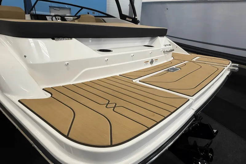 Slide: The Image of Sea Ray SPX 190 2025 - 5