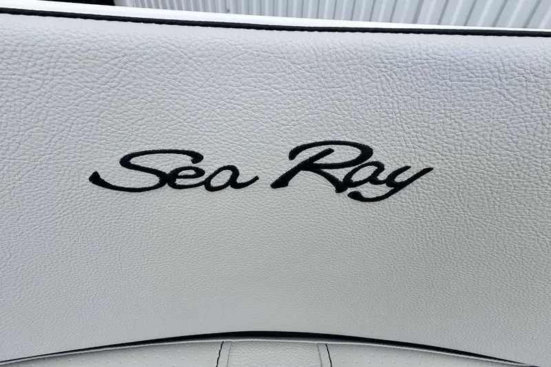 Slide: The Image of Sea Ray SPX 210 Outboard 2025 - 19