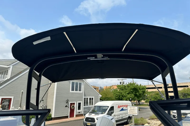 Slide: The Image of Sea Ray SPX 210 Outboard 2025 - 20