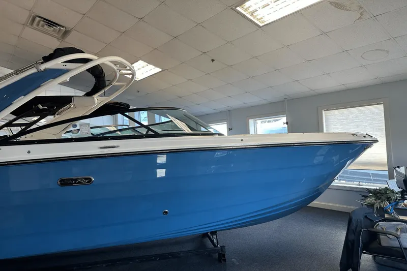 Slide: The Image of Sea Ray SDX 270 2025 - 3