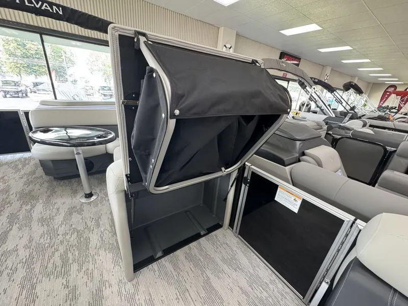 Slide: The Image of Sylvan MIRAGE 8520 CRS 2027 - 21
