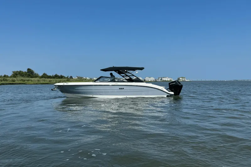 Slide: The Image of Sea Ray SDX 270 Outboard 2025 - 0