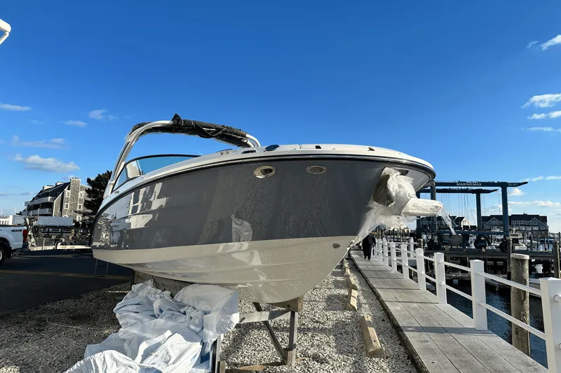 Slide: The Image of Sea Ray SDX 270 Outboard 2025 - 1