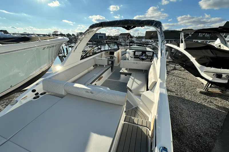 Slide: The Image of Sea Ray SDX 270 Outboard 2025 - 10
