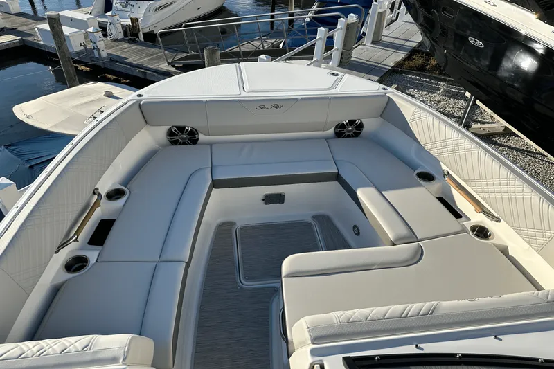 Slide: The Image of Sea Ray SDX 270 Outboard 2025 - 24