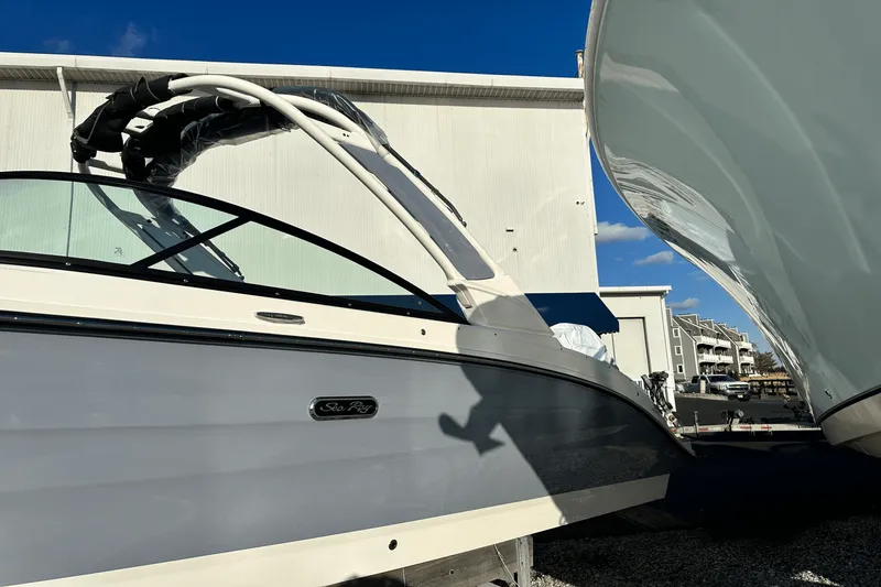 Slide: The Image of Sea Ray SDX 270 Outboard 2025 - 5