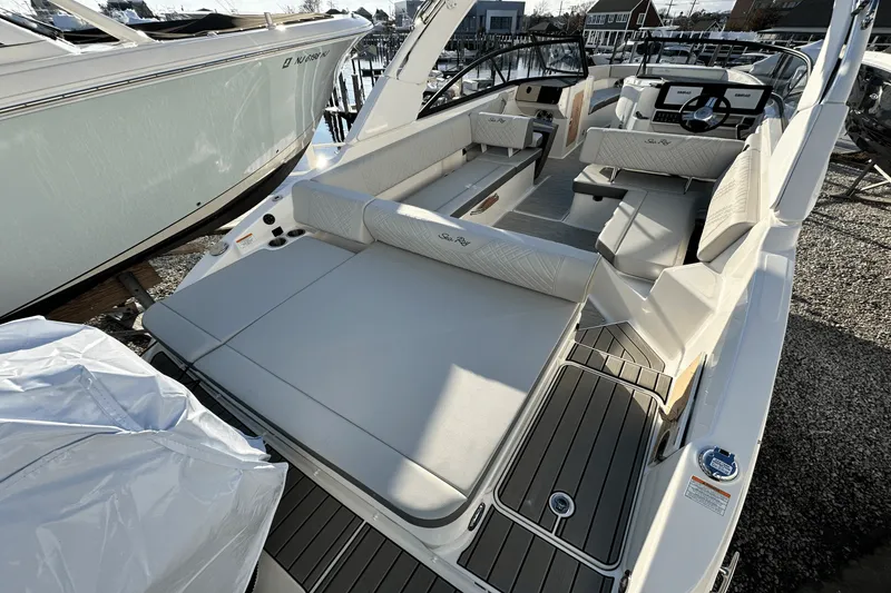 Slide: The Image of Sea Ray SDX 270 Outboard 2025 - 8