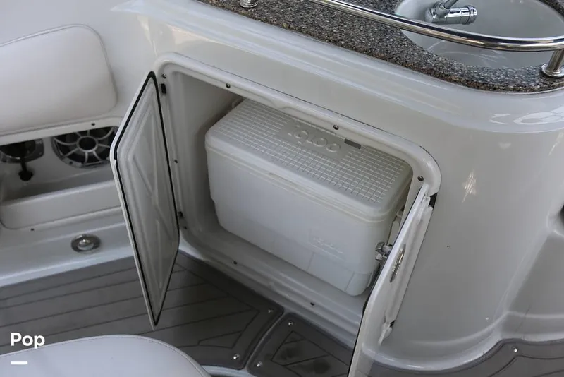 Slide: The Image of Crownline Boats 264CR 2018 - 12508704