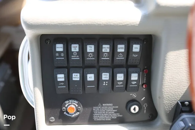 Slide: The Image of Crownline Boats 264CR 2018 - 12508712