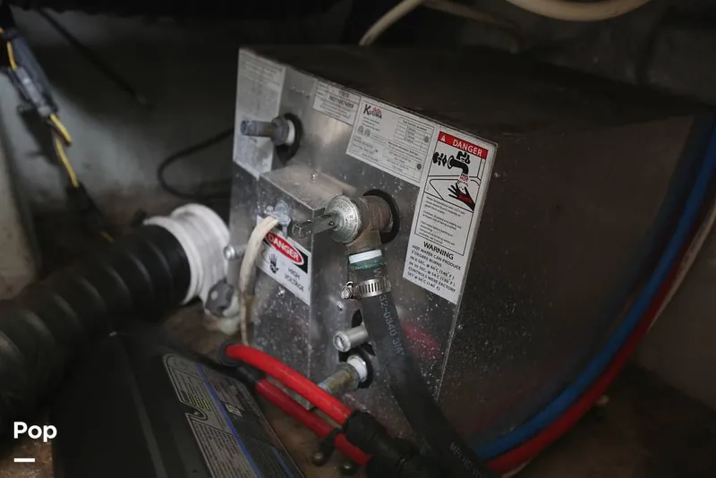 Slide: The Image of Crownline Boats 264CR 2018 - 12508822