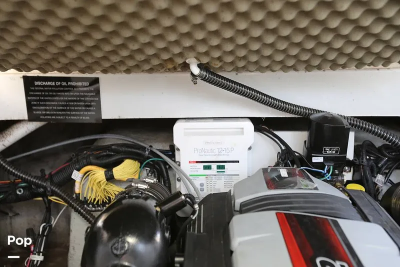 Slide: The Image of Crownline Boats 264CR 2018 - 12508826