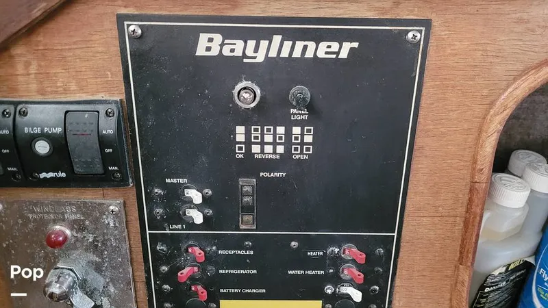 Slide: The Image of Bayliner 3288 MY 1983 - 15464688
