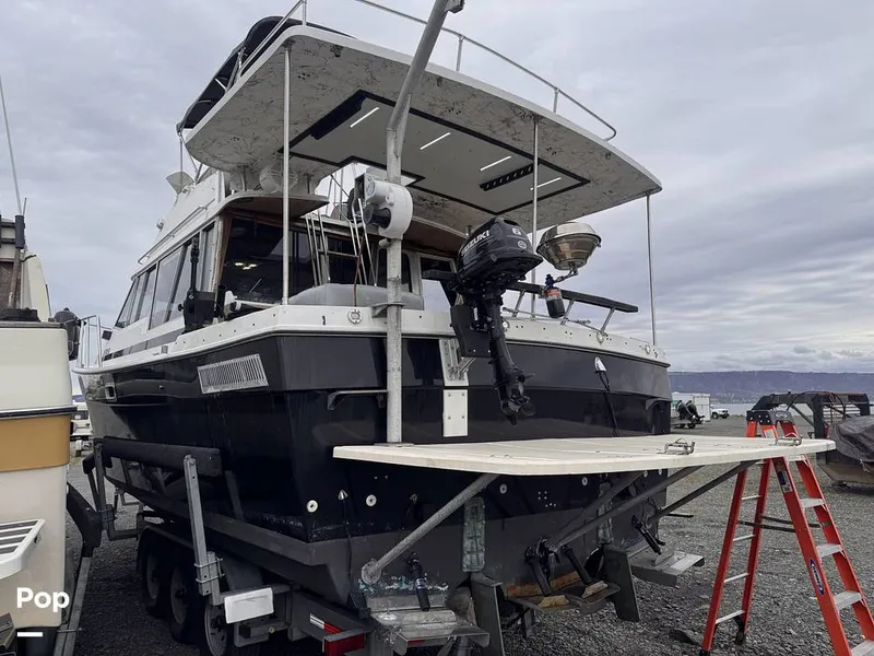 Slide: The Image of Bayliner 3288 MY 1983 - 16460801