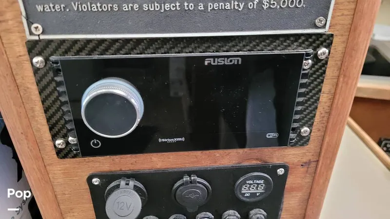 Slide: The Image of Bayliner 3288 MY 1983 - 15464723