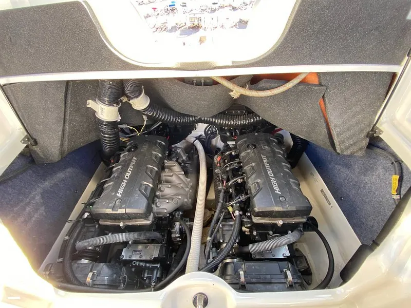 Slide: The Image of Twin Engines - 11778444