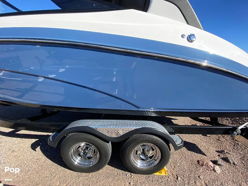 Slide: The Image of Trailer Tires - 11778460