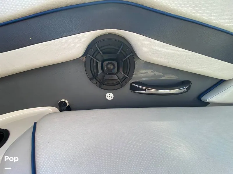 Slide: The Image of Interior Speakers - 11778345