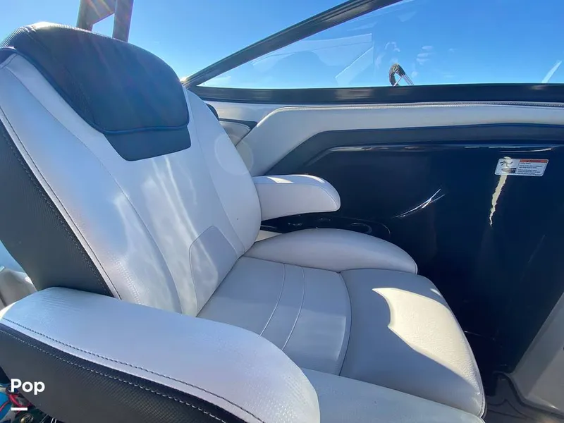 Slide: The Image of Passenger Seat - 11778356