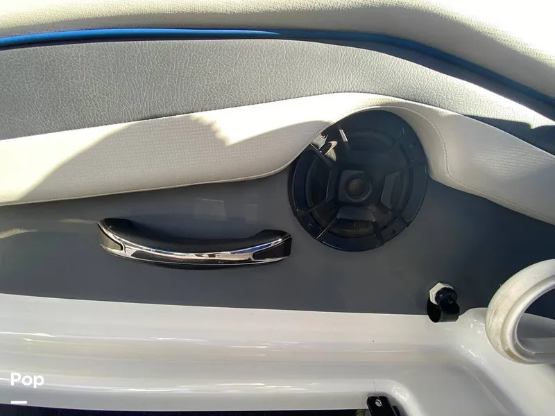 Slide: The Image of Passenger Grab Rail - 11778369