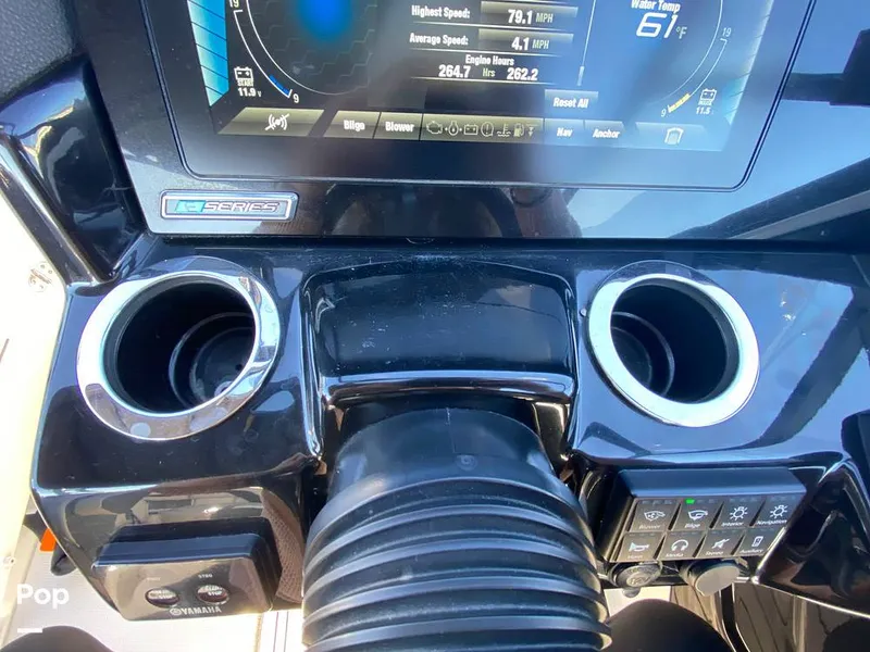 Slide: The Image of Controlcenter/cup Holders - 11778372