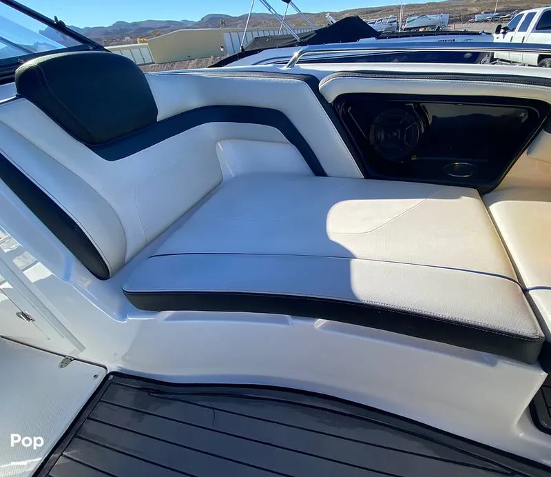 Slide: The Image of Bow Seating - 11778385