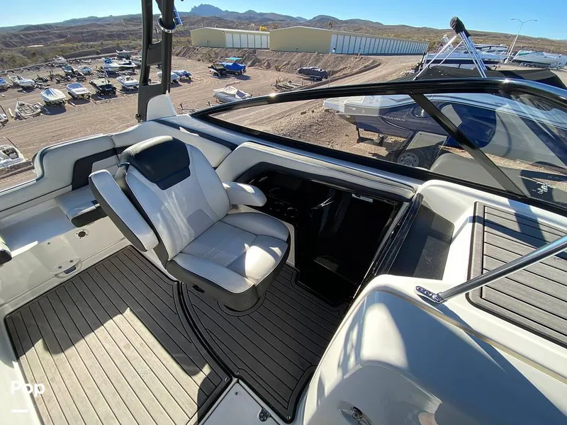 Slide: The Image of Passenger Seat - 11778401