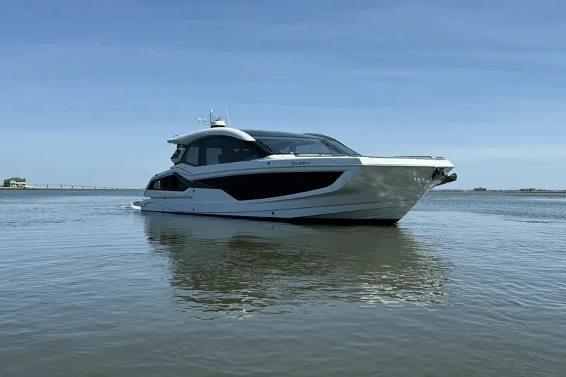 Slide: The Image of Galeon 435 GTO 2025 - 11