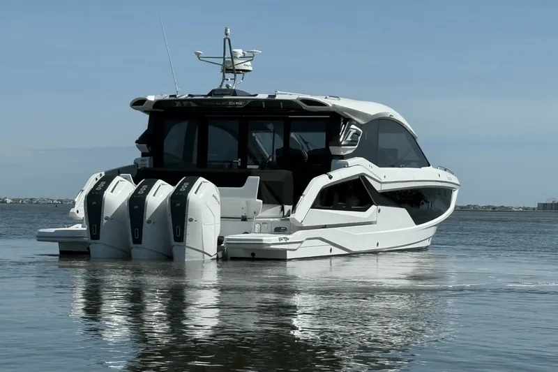 Slide: The Image of Galeon 435 GTO 2025 - 15