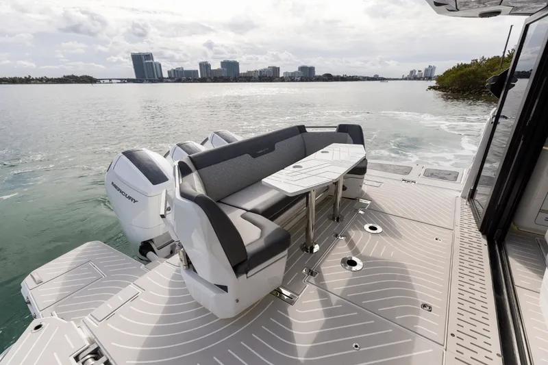 Slide: The Image of Galeon 435 GTO 2025 - 23