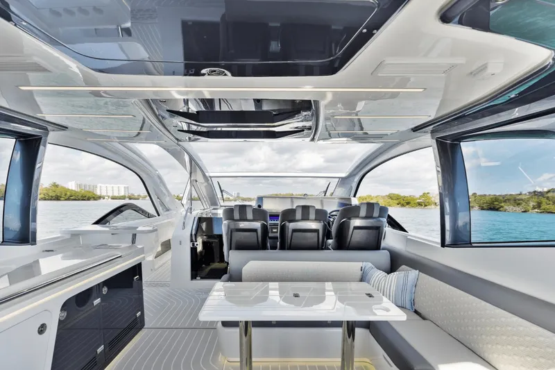 Slide: The Image of Galeon 435 GTO 2025 - 25